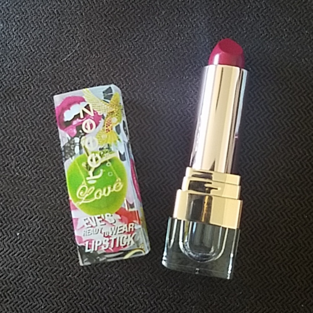 Lipstick - Picture 3 of 3